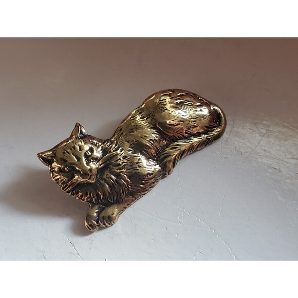 Vintage Gold Tone Kitty Cat Brooch Pin Laying Reclining Detailed 1" Unmarked EUC - Picture 3 of 11